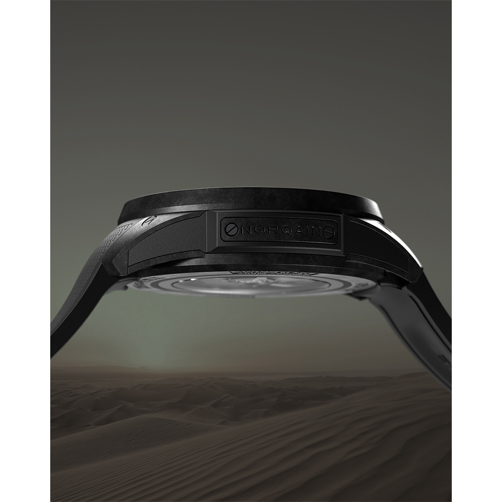 Wild ONE 42mm All Black details 1